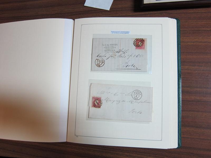 0018 (43).JPG -     Lote:    18      Marcofilia      Lotes Especiais       Descrição:         Portugal &mdash; Colecção especializada em dois álbuns com estudo especializado das marcas de duplo círculo e circulares de Lisboa, com selos de diversas emissões e cartas. Lote a ver.        Lote       Valor Base:     &euro; 1.000,00     Valor Venda:     Retirado     